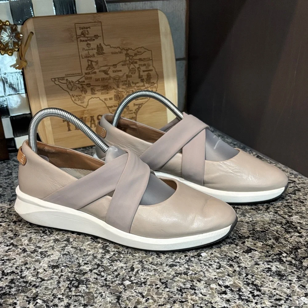 Clarks Un Rio Cross Stone Slip on Ballet Flat Sneaker Size 10 - Picture 1 of 9